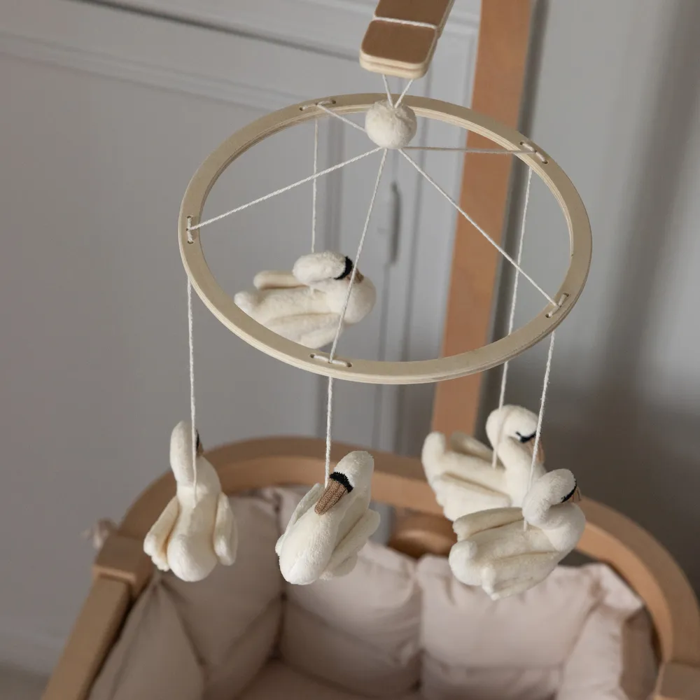 Sebra Babymobil med Svanar