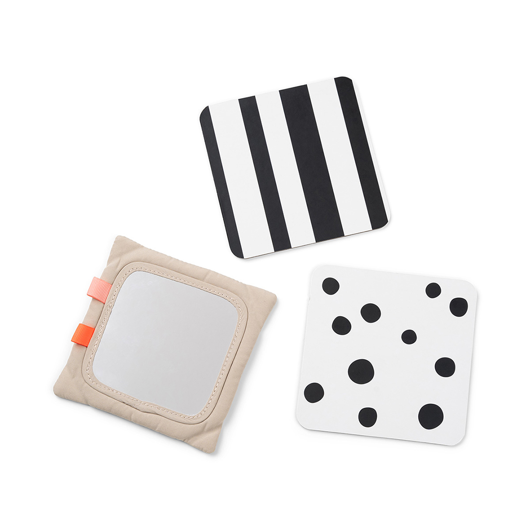 Done by Deer kontrast korthållare leksak Sand