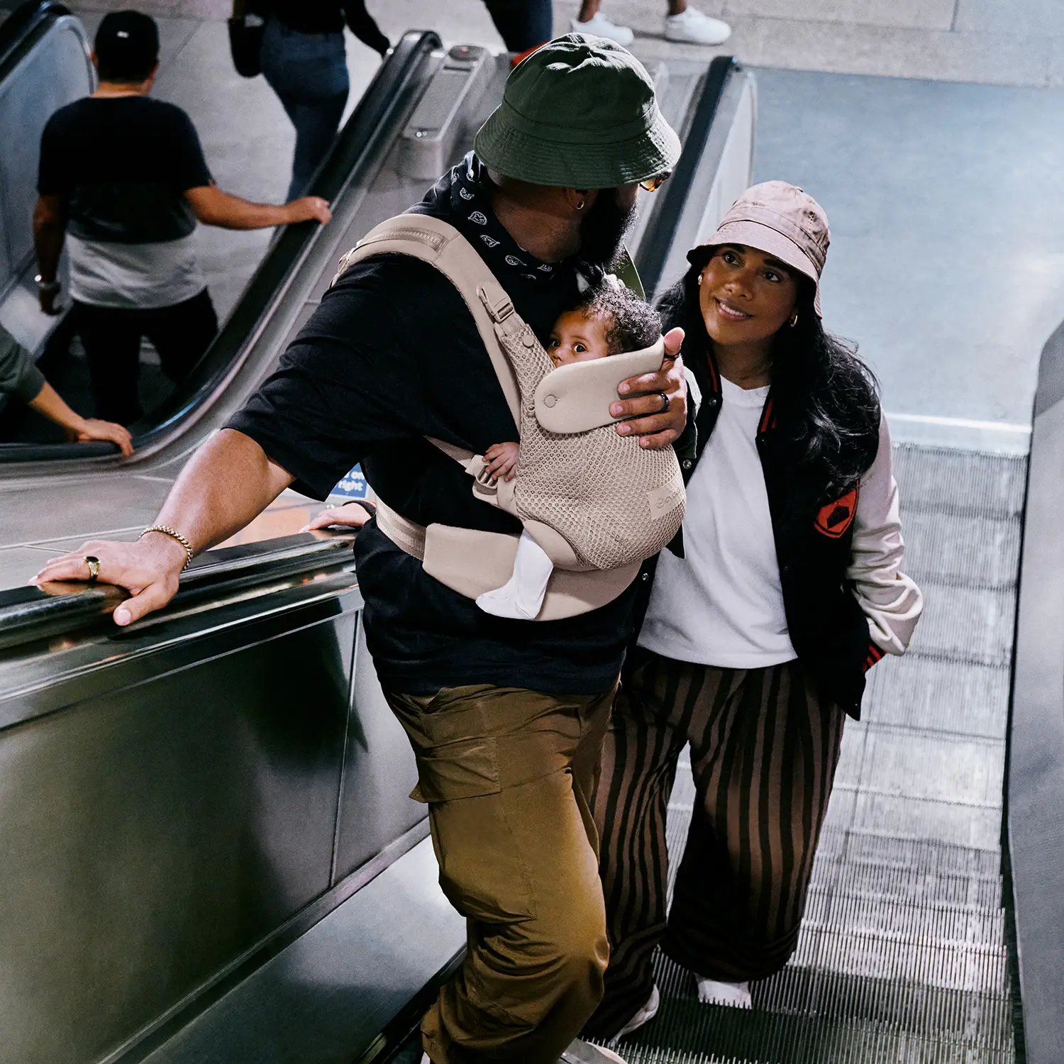 Cybex Amya bärsele Almond beige