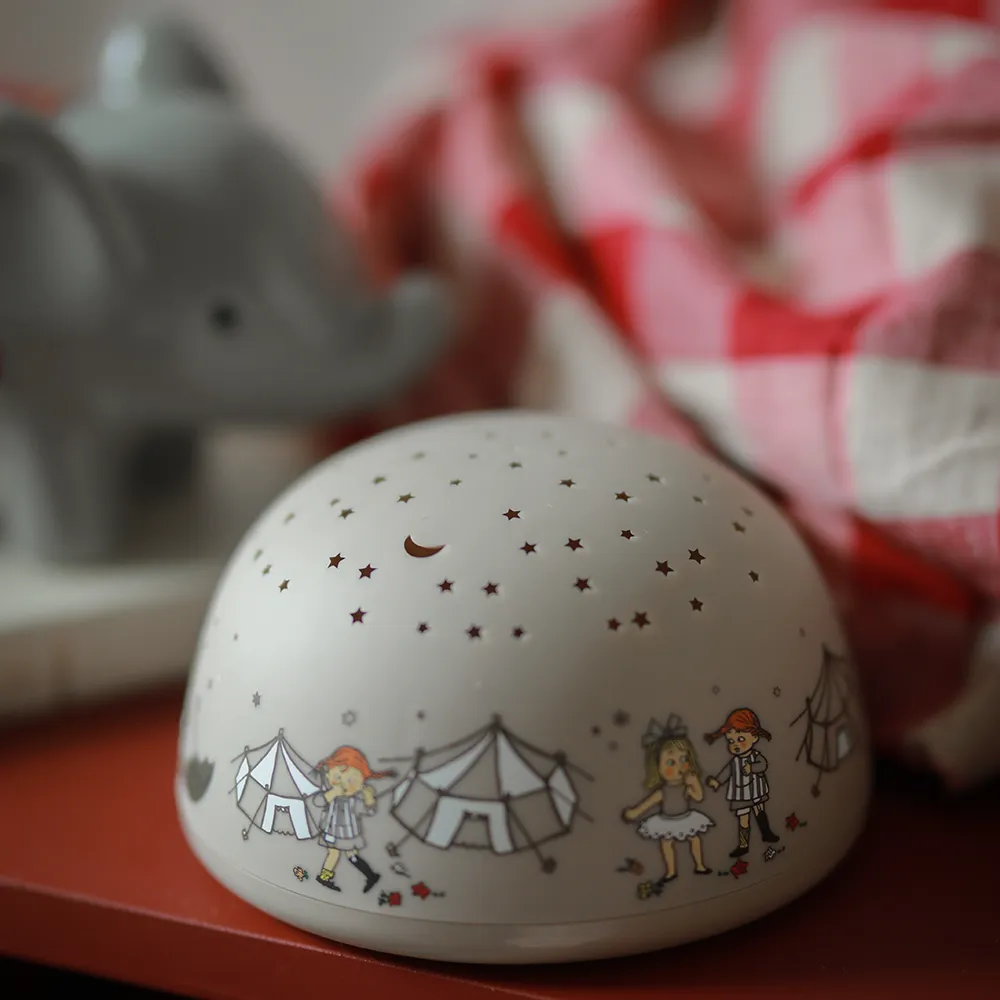 Rätt Start Pippi Långstrump Nattlampa med stjärnhimmel och musik