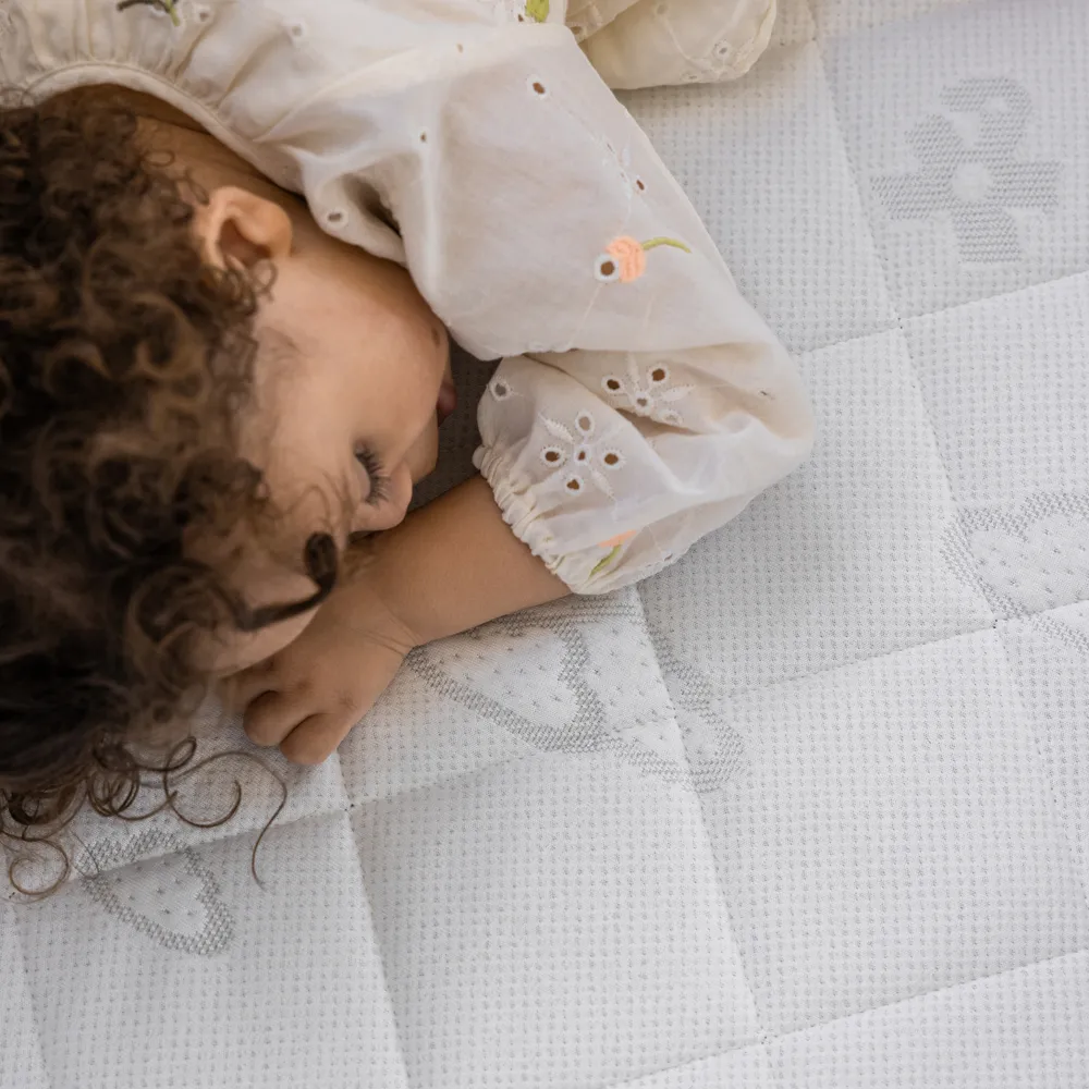 Sebra x Träumeland Madrass Signature Baby & Jr.