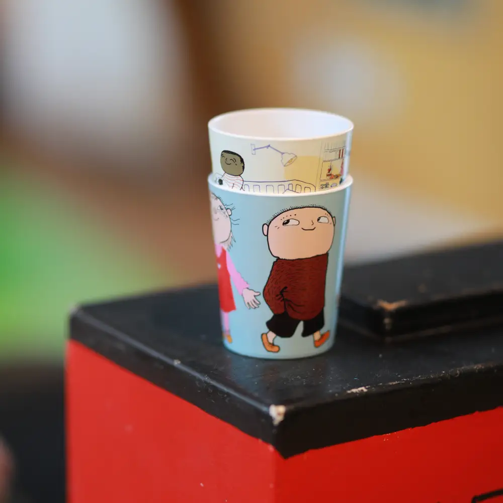 Rätt start Alfons Åberg Tumblermugg vänner