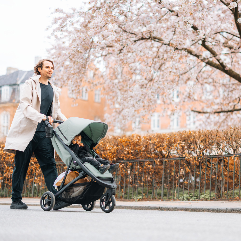 Thule Spring 2 Barnvagn Mist Green on Black