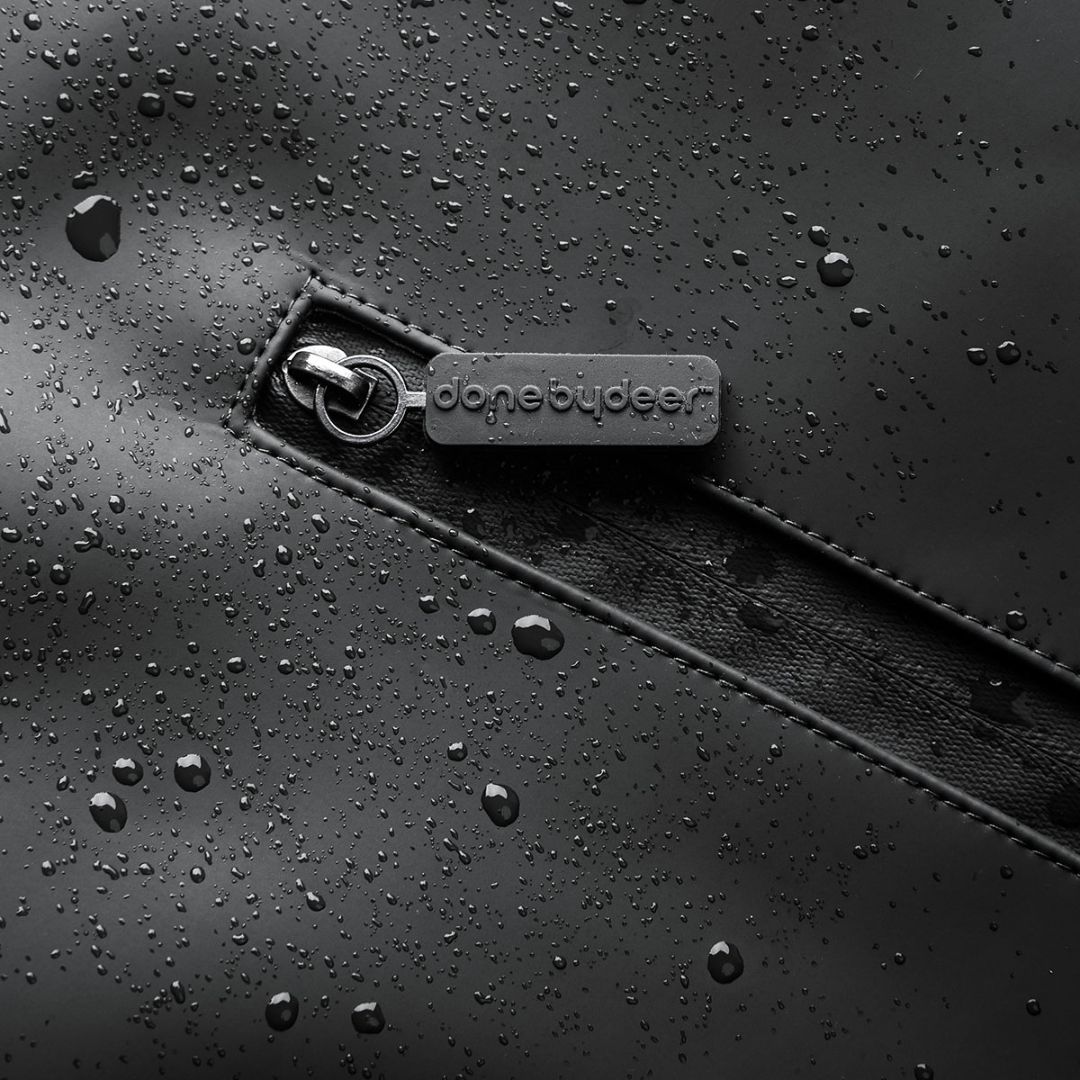 Done by Deer Skötväska Black