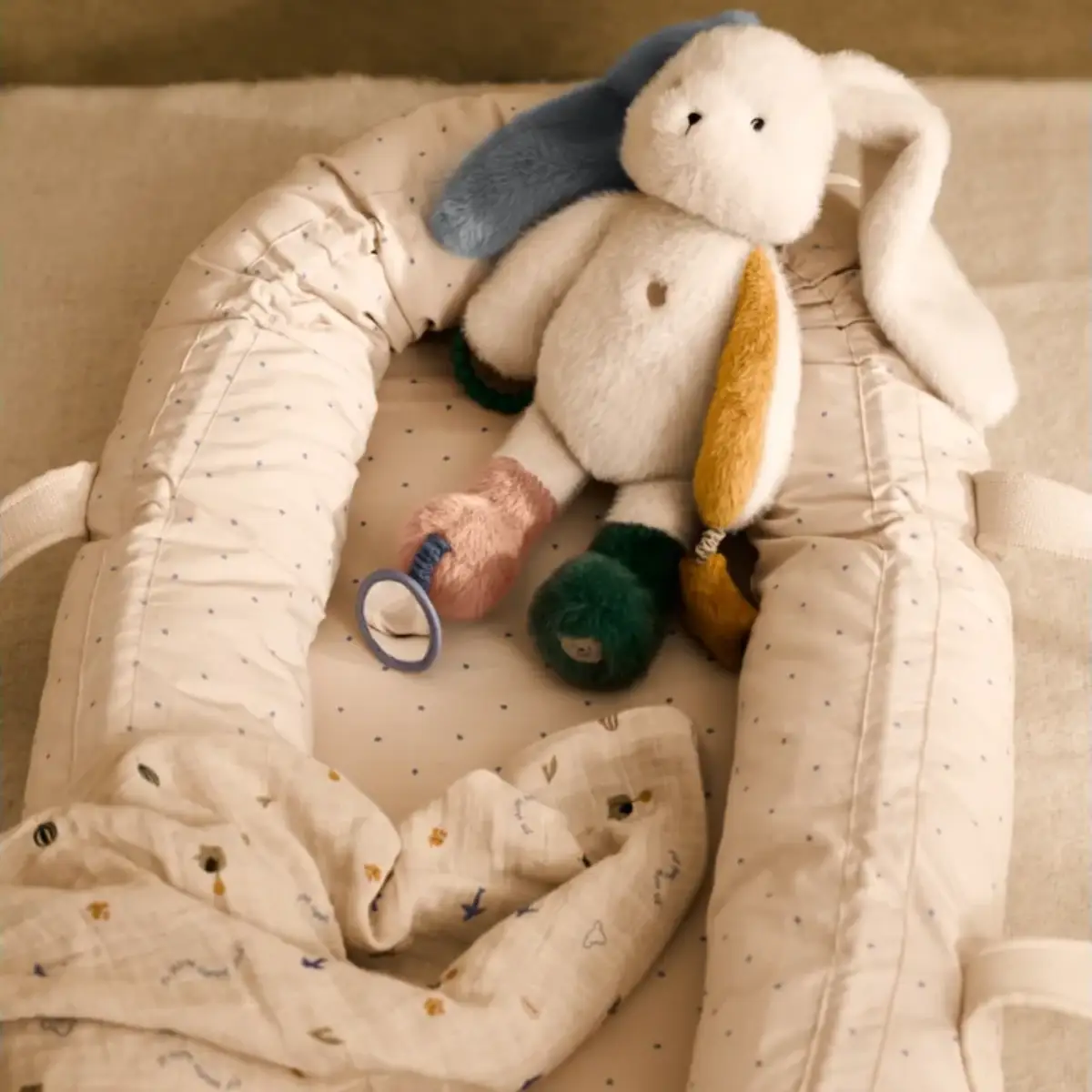 Liewood gro Babynest star / sandy