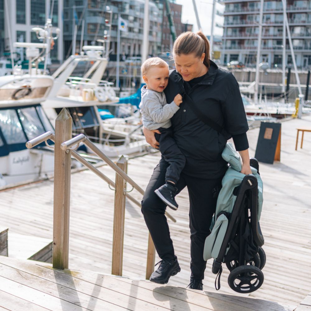 Thule Spring 2 Barnvagn Mid Blue on Black