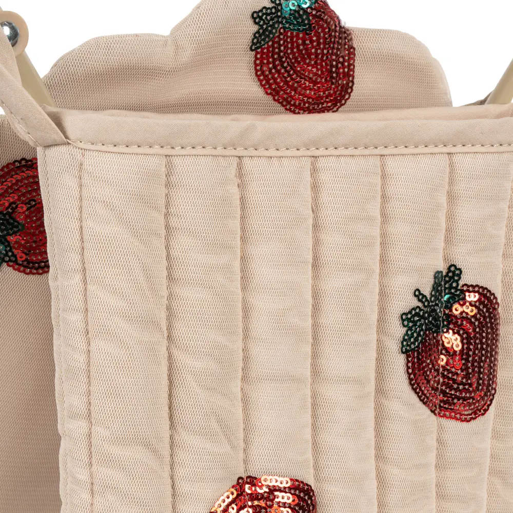 Konges Slöjd Dockvagn i Tyll Strawberry