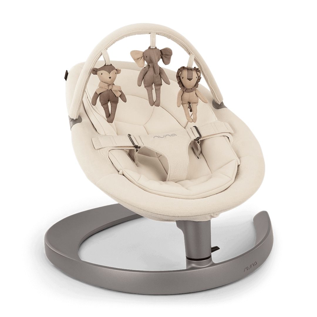 Nuna LEAF Grow babysitter med lekbåge CLOUD
