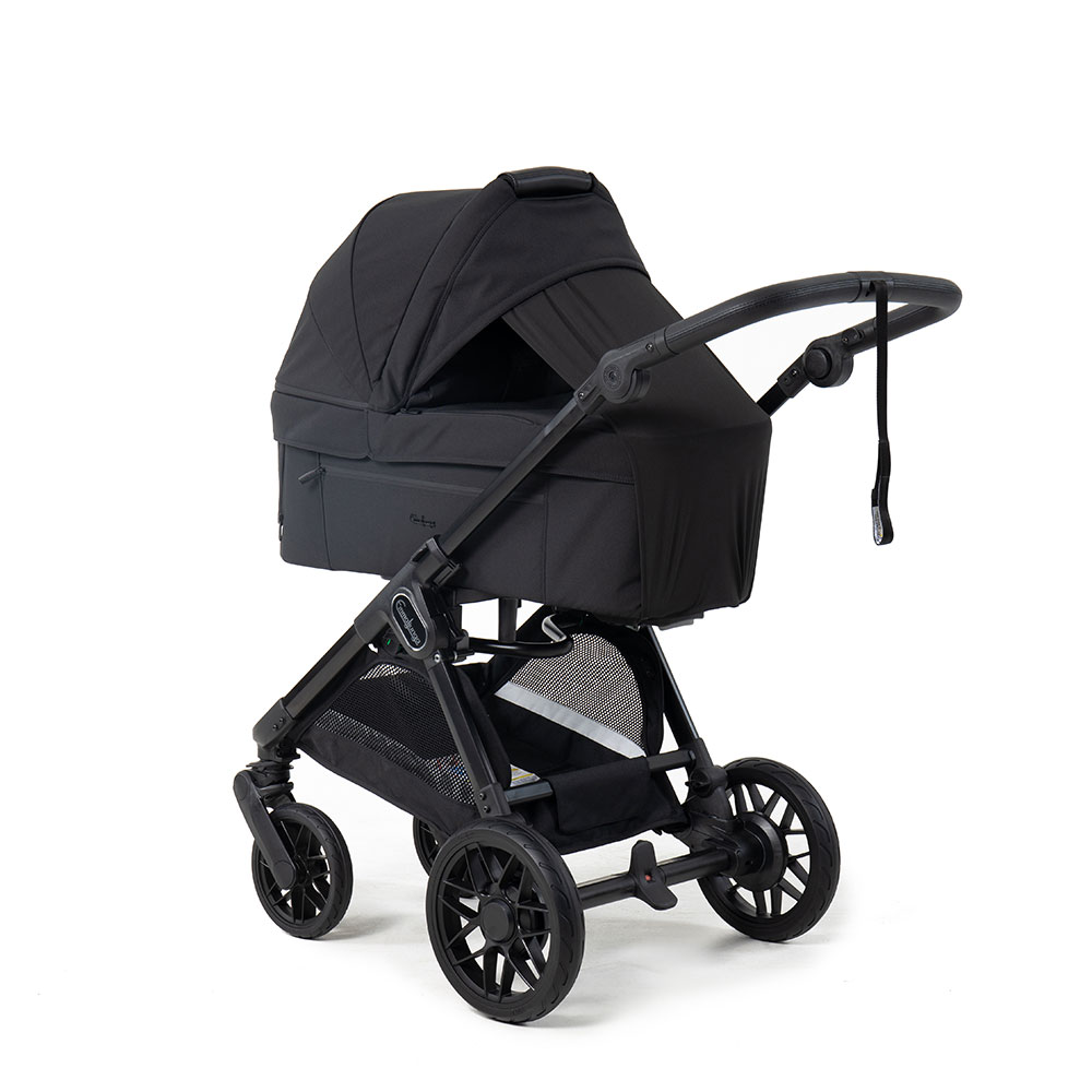 Emmaljunga Sento Flat + Urban Black