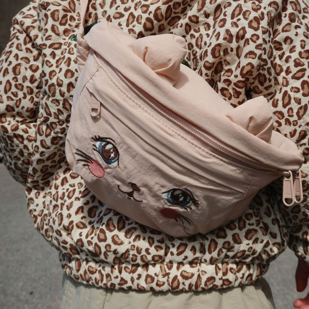 Konges Slöjd Juno Kitty Magväska Cameo Rose