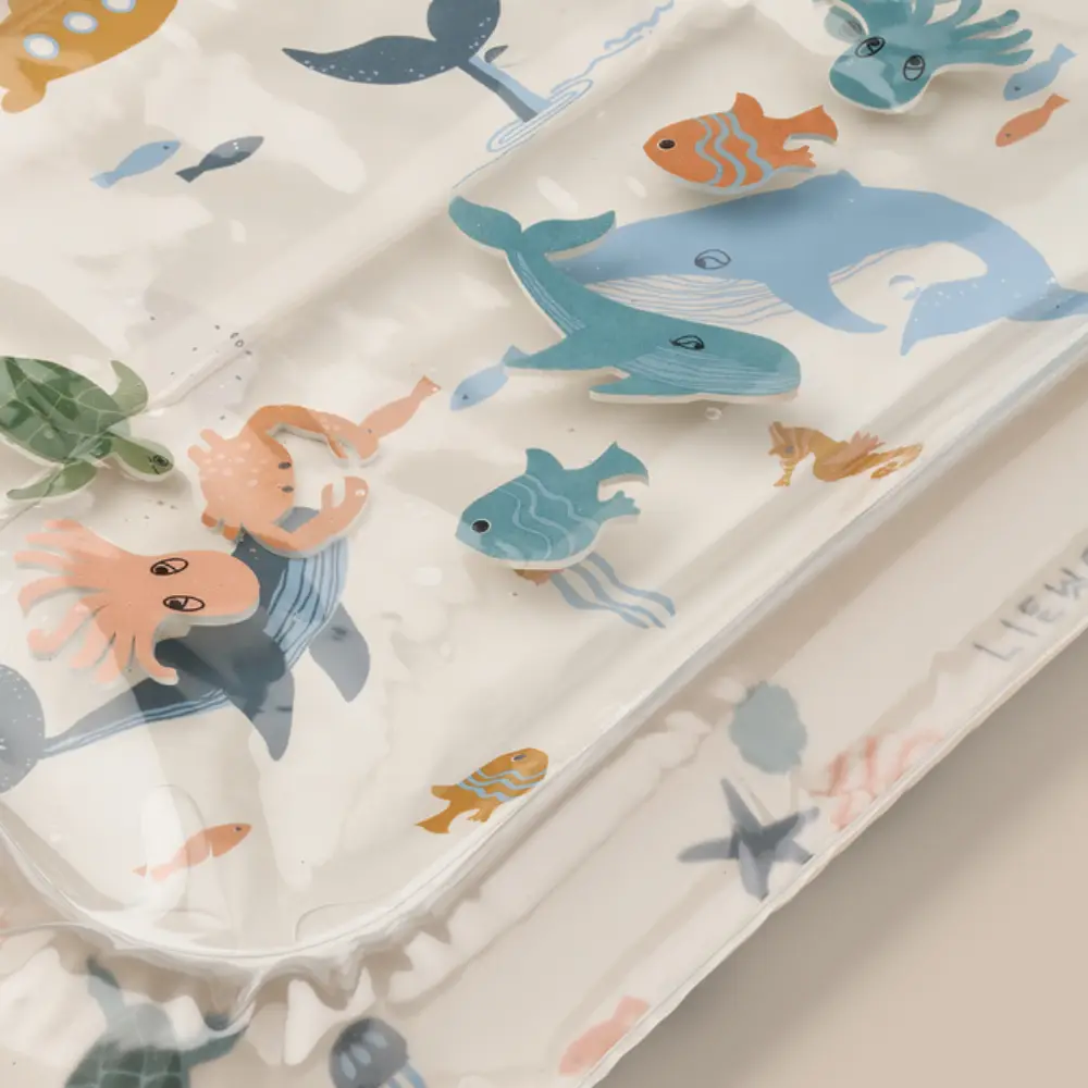 Liewood Elin Uppblåsbar aktivitetsmatta Sea creature / Sandy