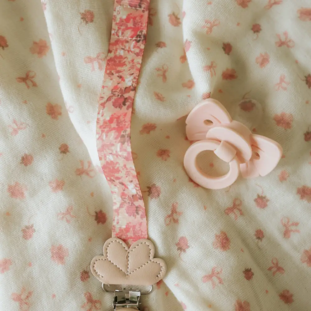 Elodie Napphållare Wood River Rose 