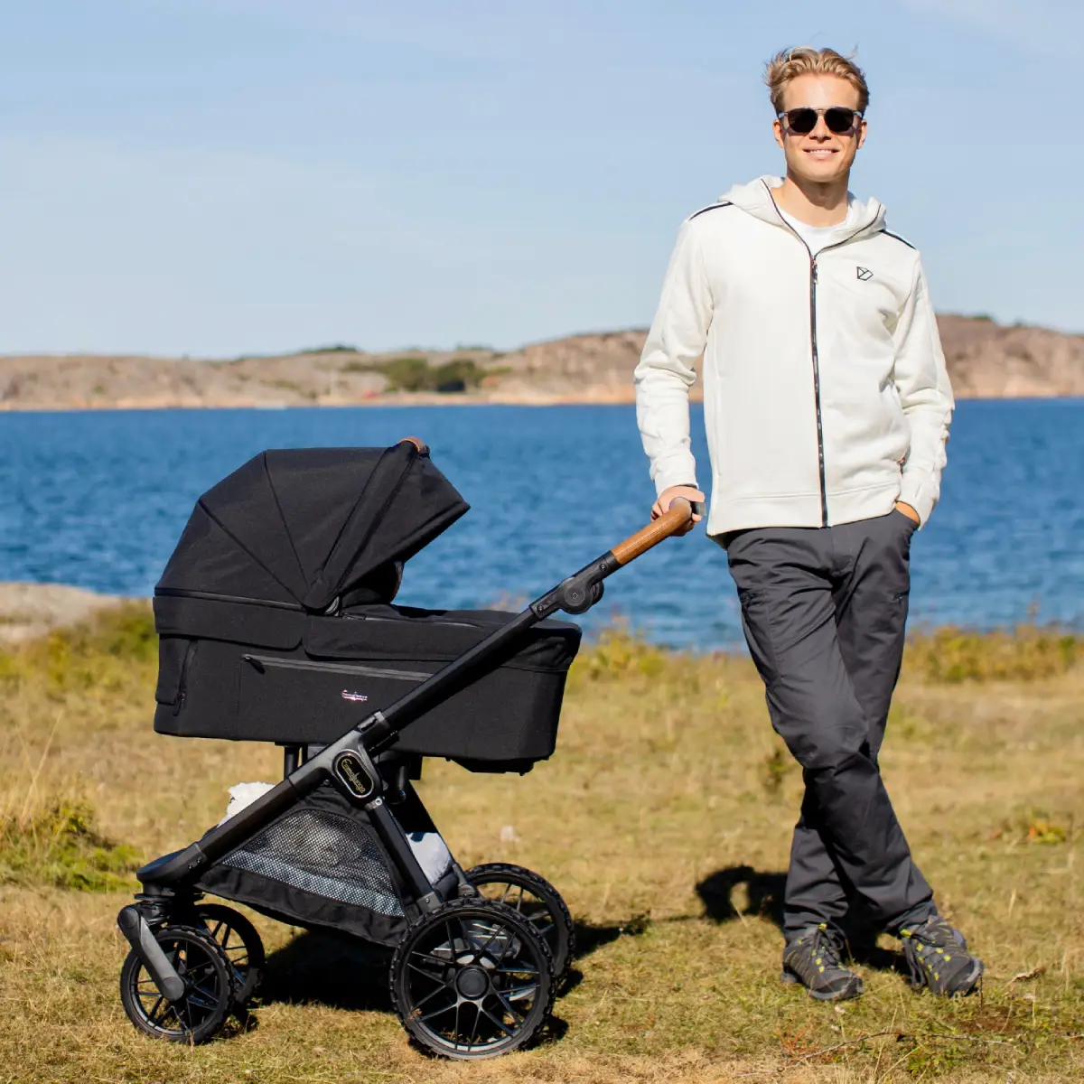 Emmaljunga Sento pro Flat+ Outdoor Black