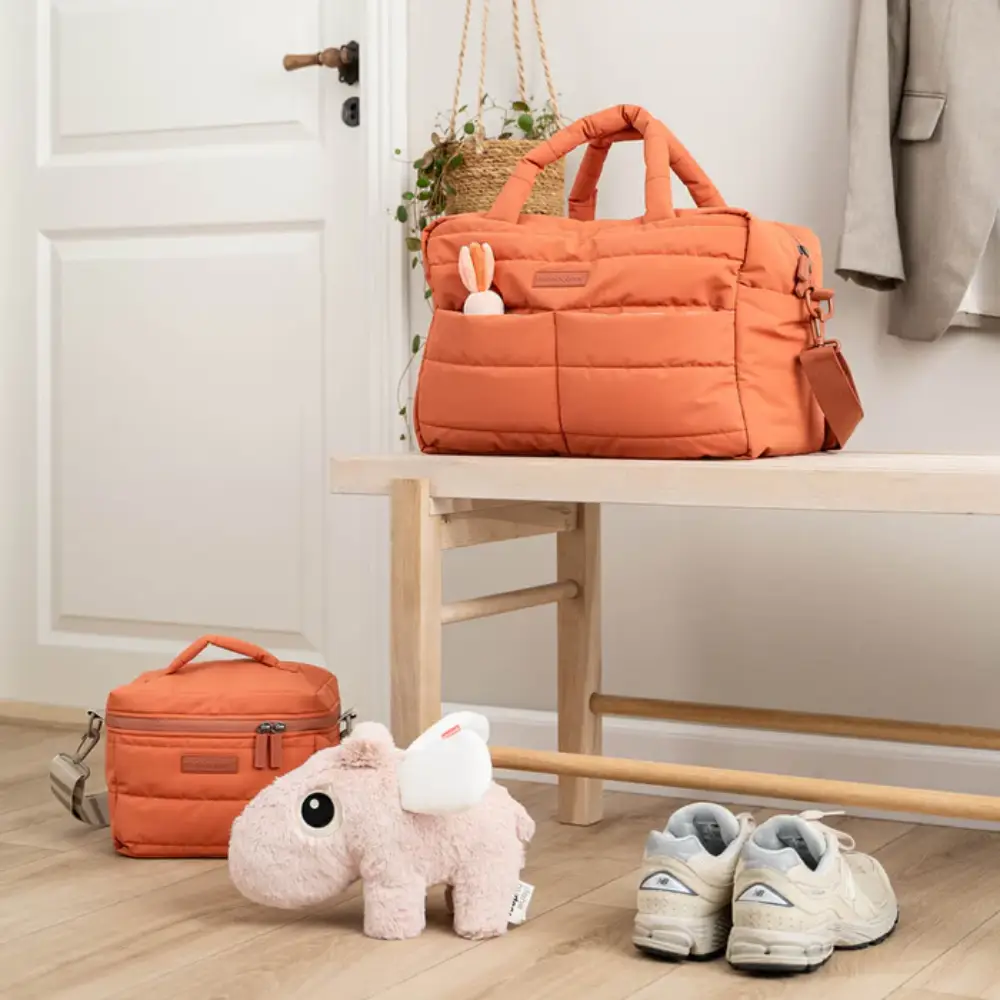 Done by Deer Quiltad skötväska Papaya