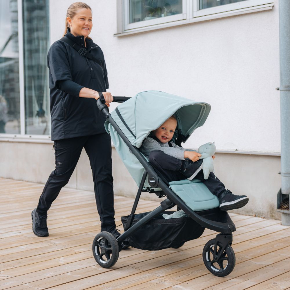 Thule Spring 2 Barnvagn Mid Blue on Black