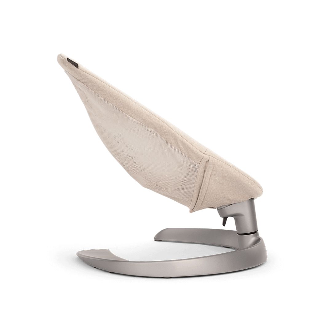 Nuna LEAF Grow babysitter med lekbåge CLOUD