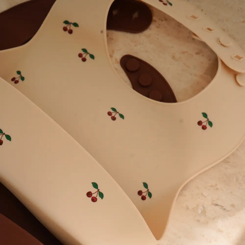 Konges Slöjd Konges Slöjd Silikonhaklappar 2-pack Cherry/Mocca