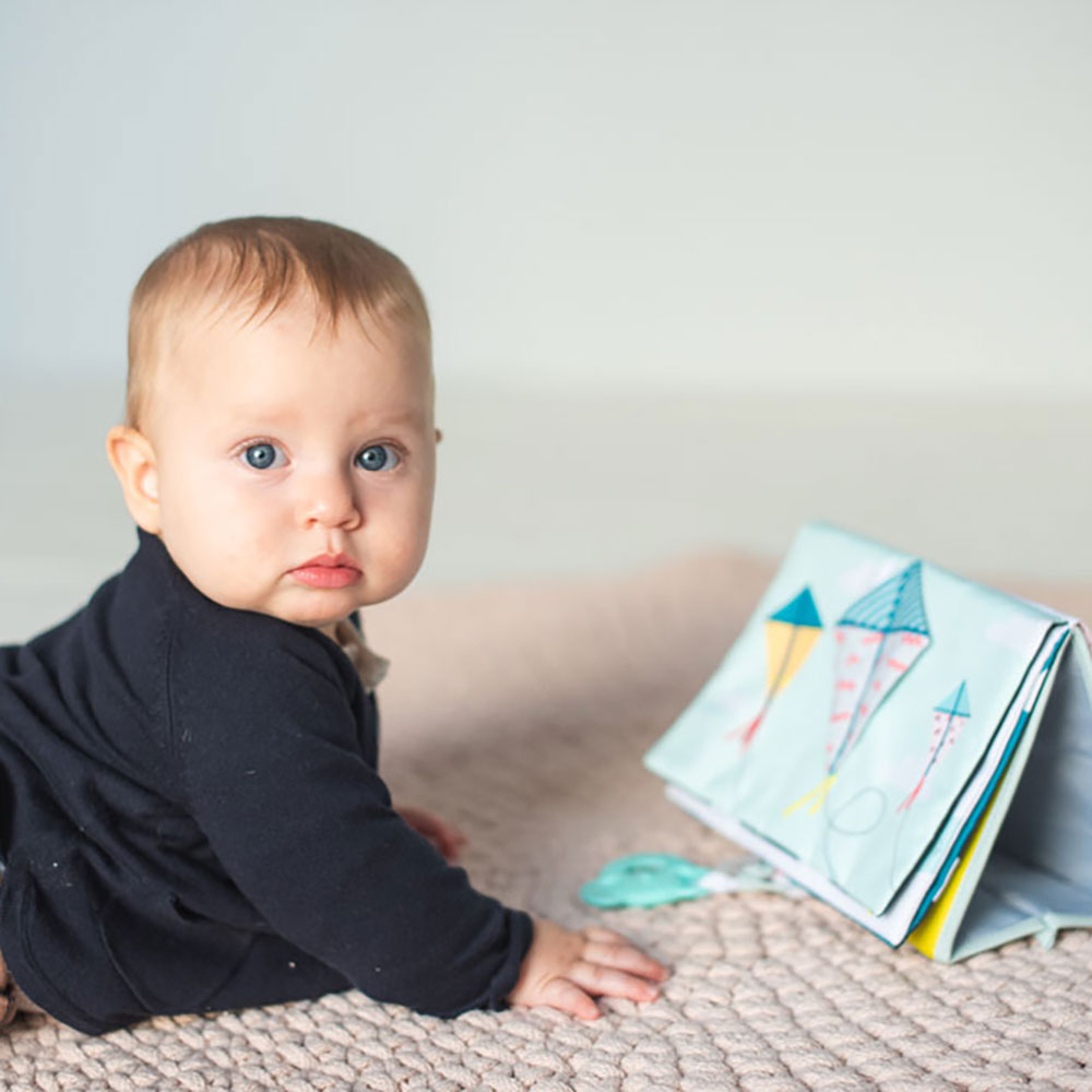 Taf Toys Tummy-Time book leksak