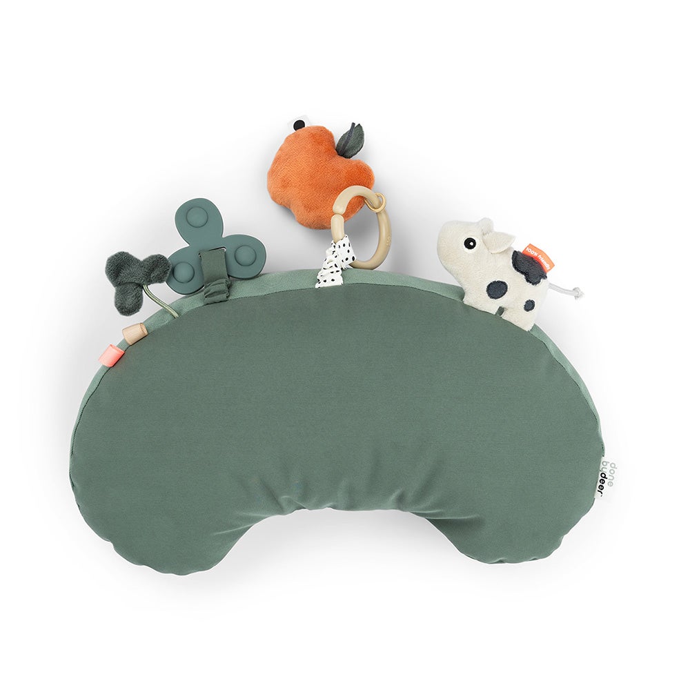 Done by Deer Tummy time aktivitetskudde Tiny farm Green