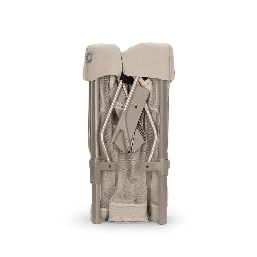 Nuna PAAL Resesäng/lekhage BISCOTTI