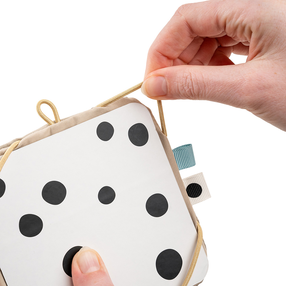 Done by Deer kontrast korthållare leksak Sand