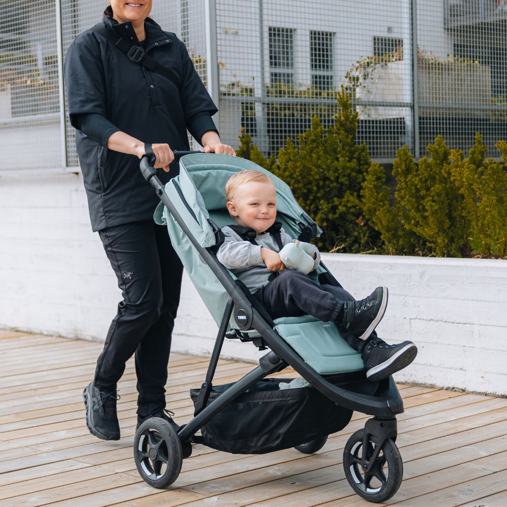 Thule Spring 2 Barnvagn Mid Blue on Black
