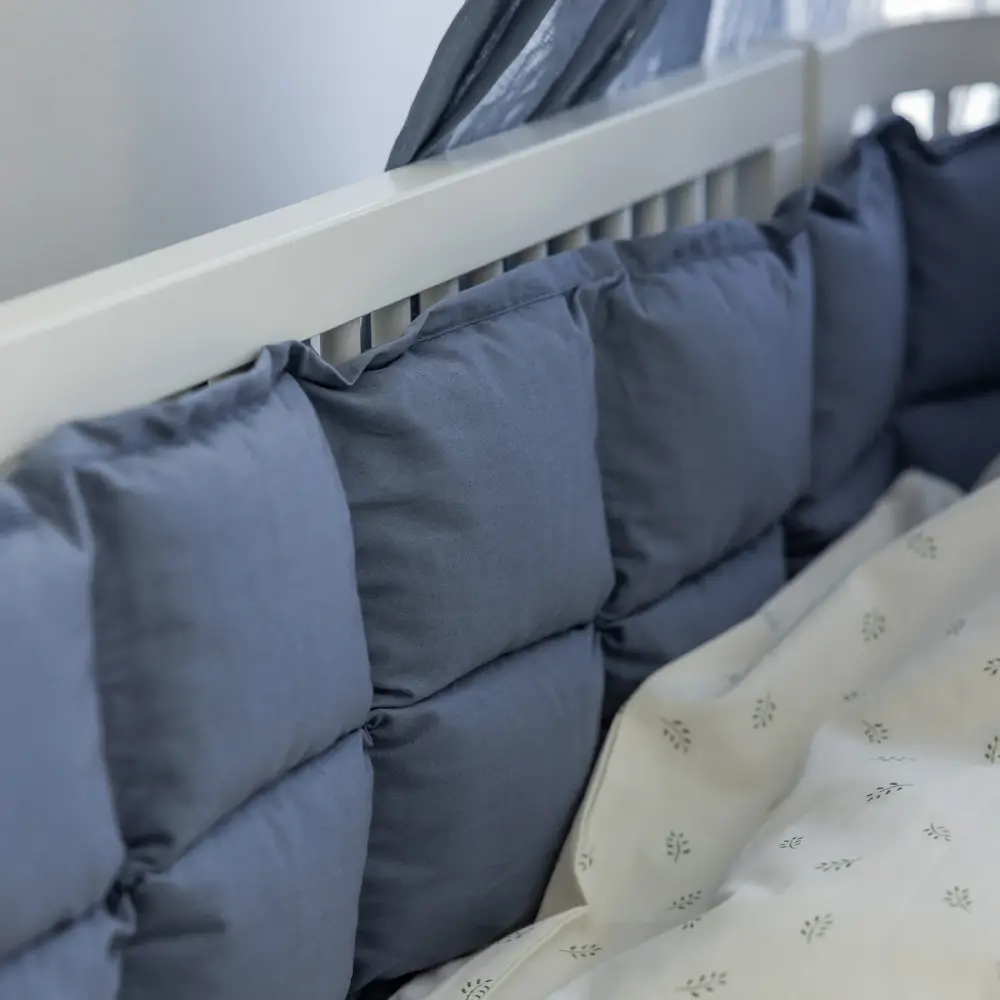 Sebra spjälskydd kapok forest lake blue