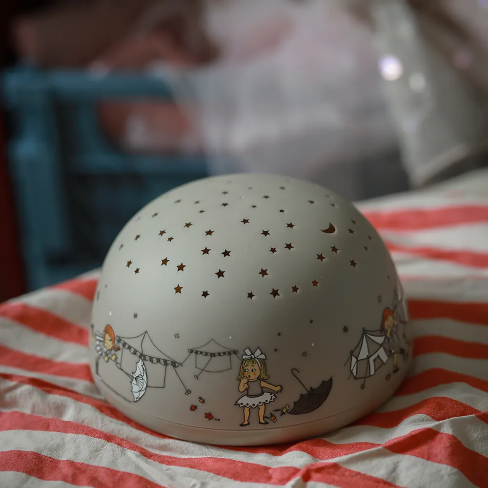 Rätt Start Pippi Långstrump Nattlampa med stjärnhimmel och musik