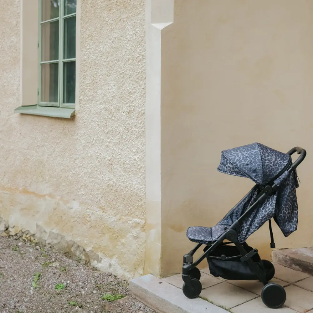 Elodie MONDO Sittvagn Le Leopard 