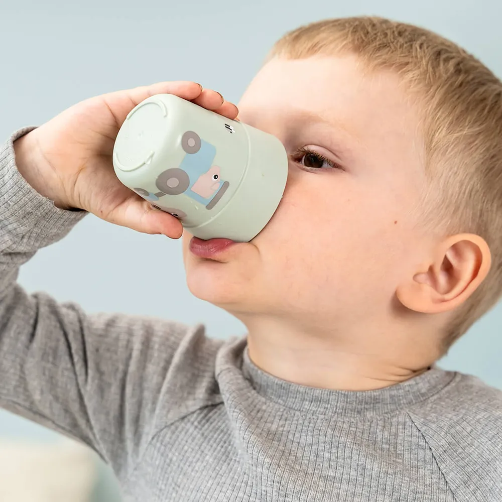 Done by Deer Foodie dinner set med sugfunktion Tiny Farm Green