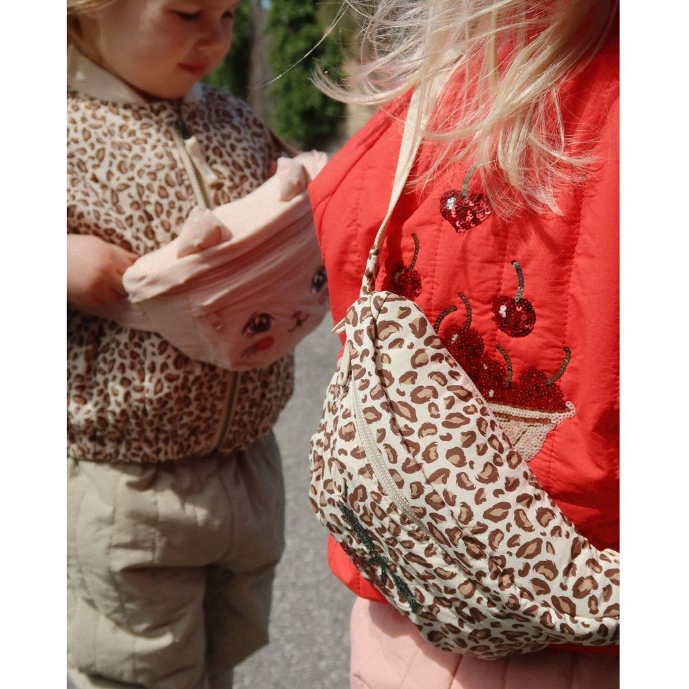 Konges Slöjd Juno Kitty Magväska Cameo Rose