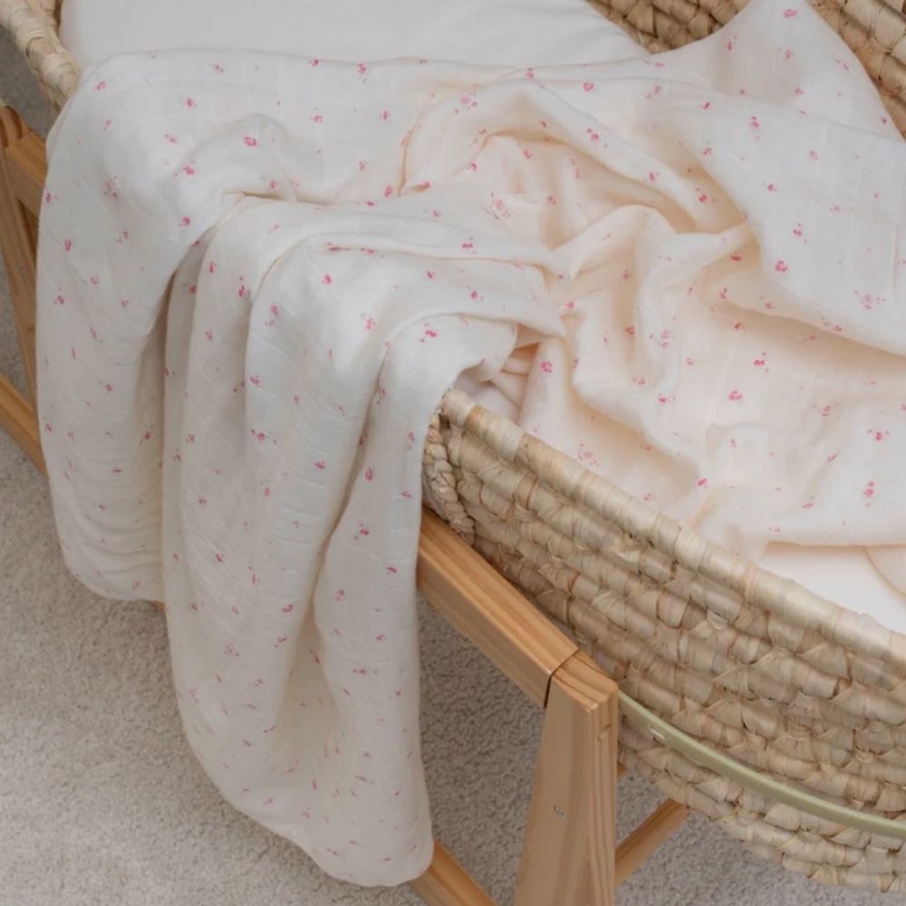 Livly Rose Garden Swaddle Ivory Onesize